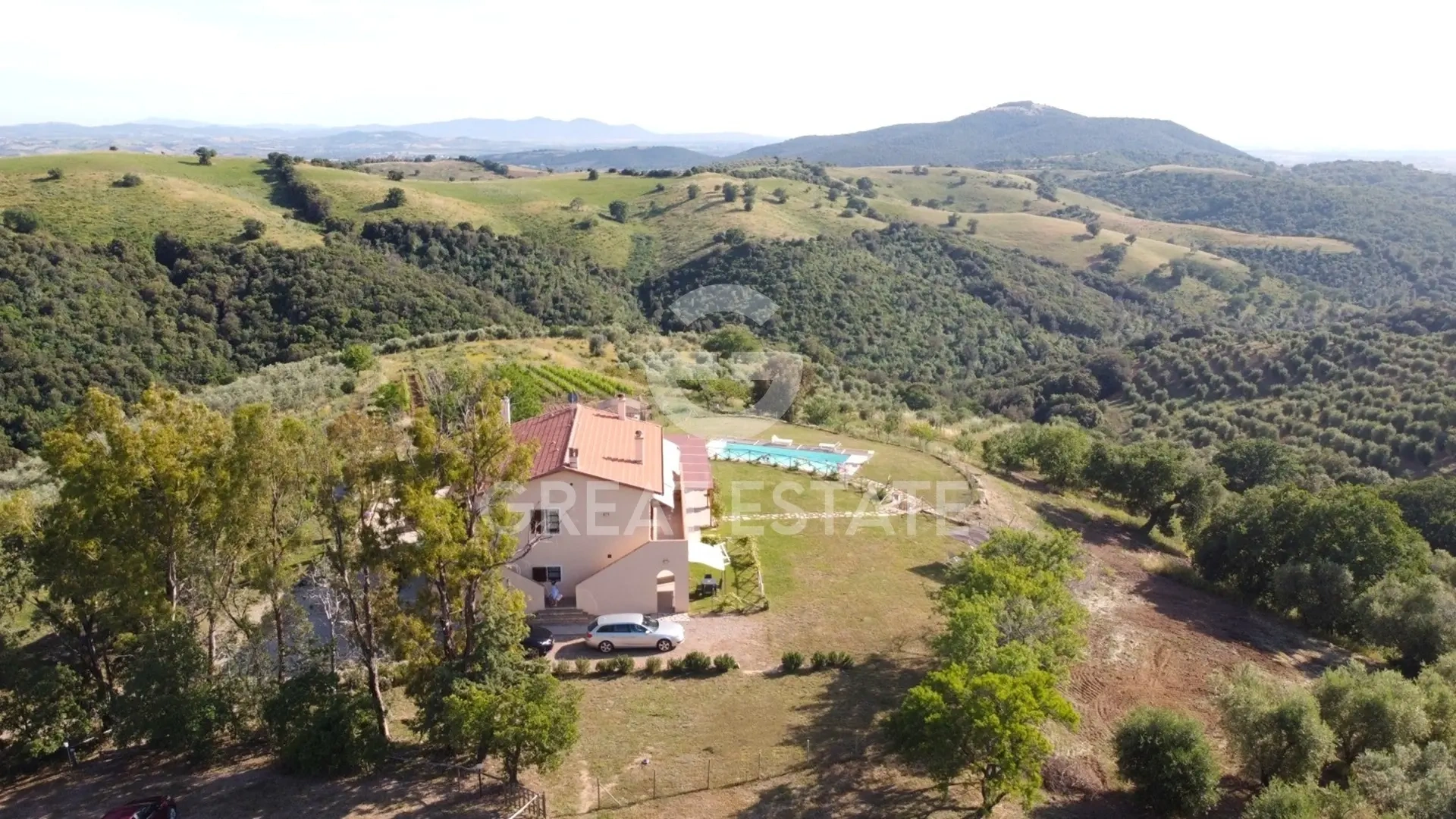 2 - venda espaço comercial campagnatico toscana itália