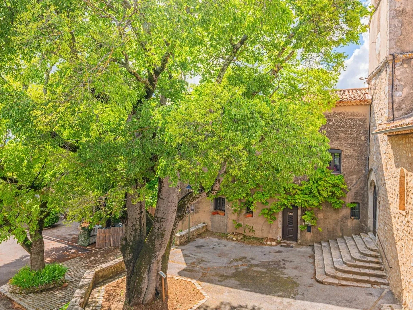 2 - affitto vacanze casa fox-amphoux var francia