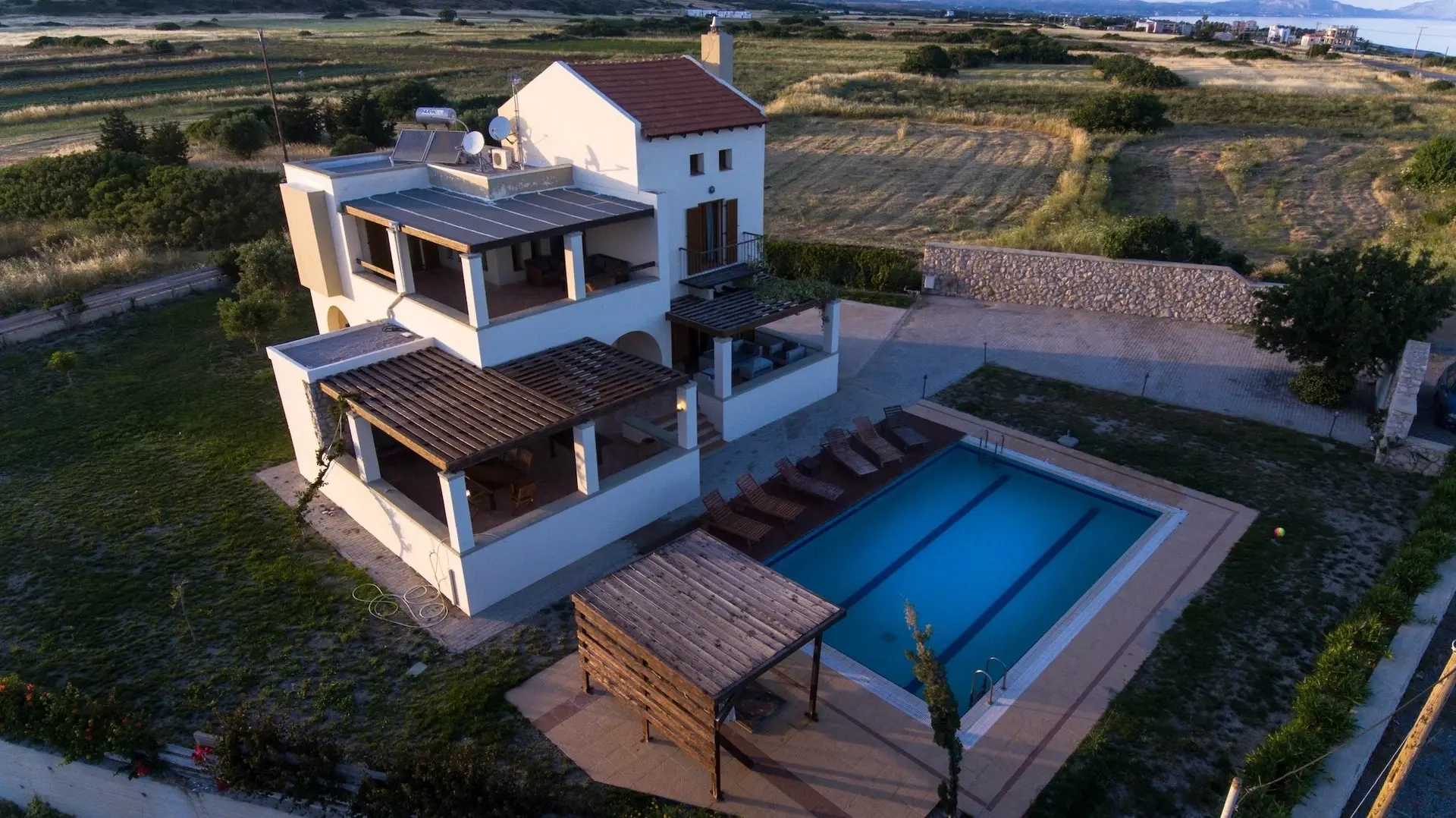 Maison vue mer avec piscine