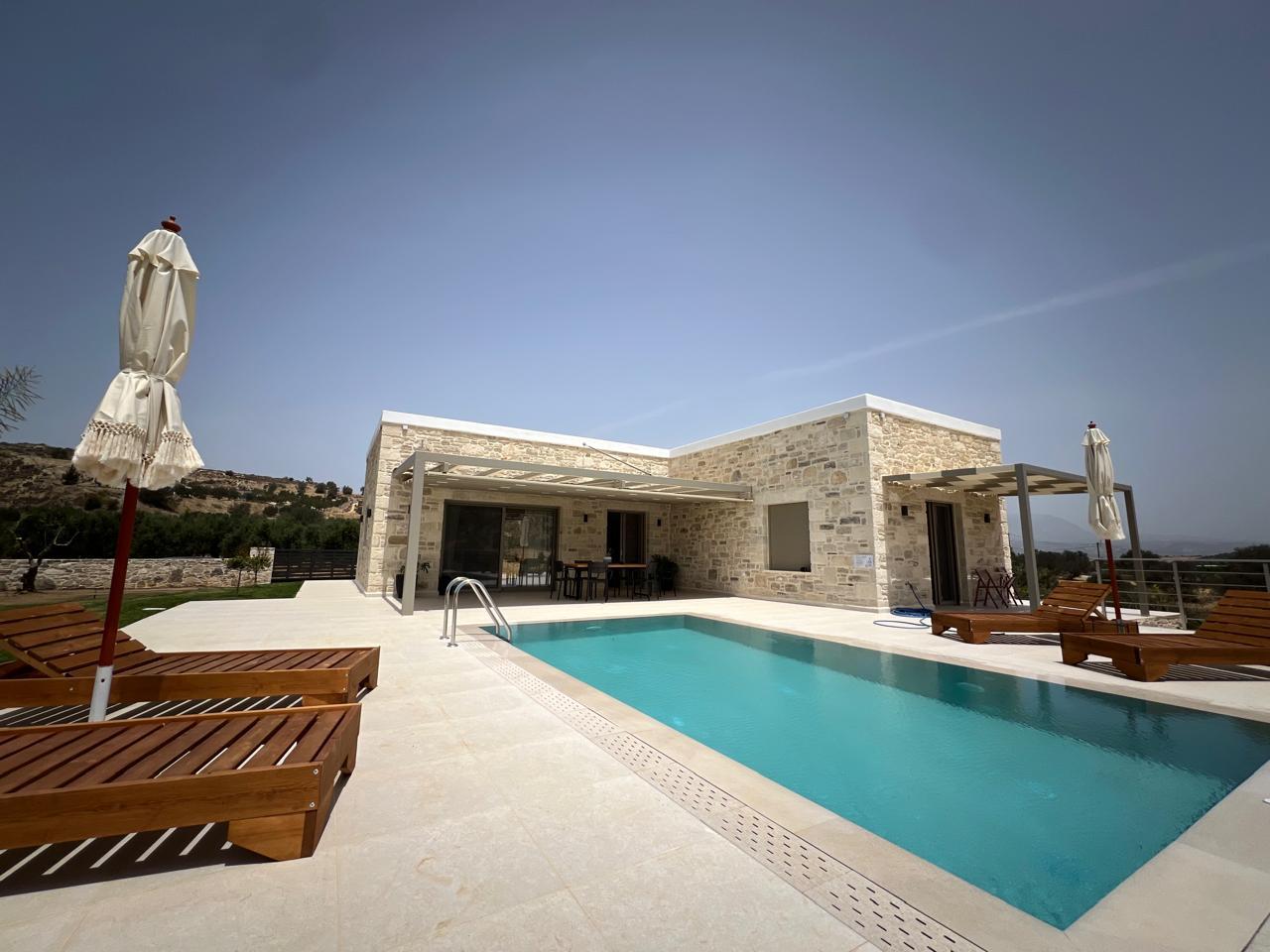 2 - house for sale in sívas crete greece