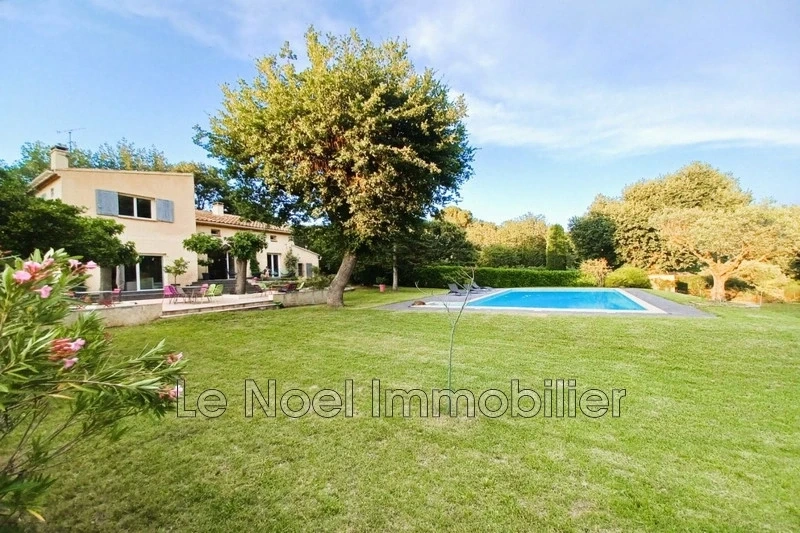 4 bedroom house with swimming pool