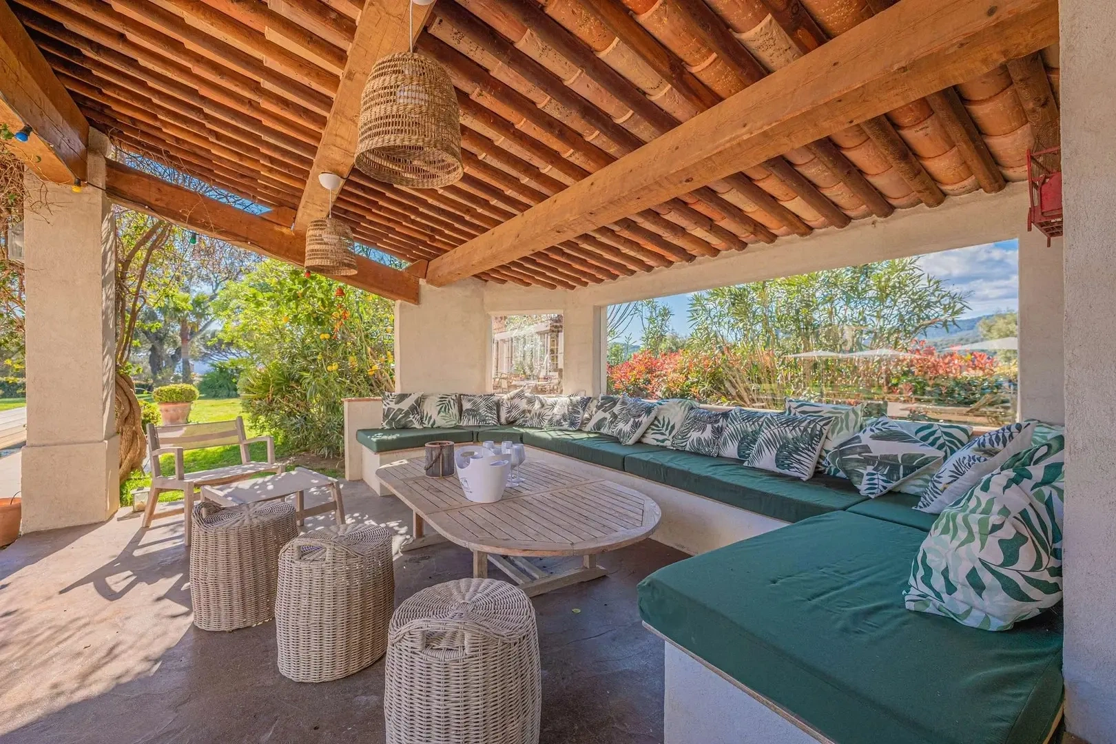 2 - affitto vacanze casa grimaud var francia