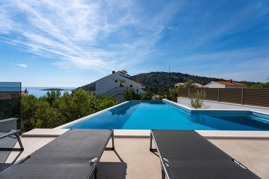 2 - venda casa vista de mar rogoznica sibenik croácia