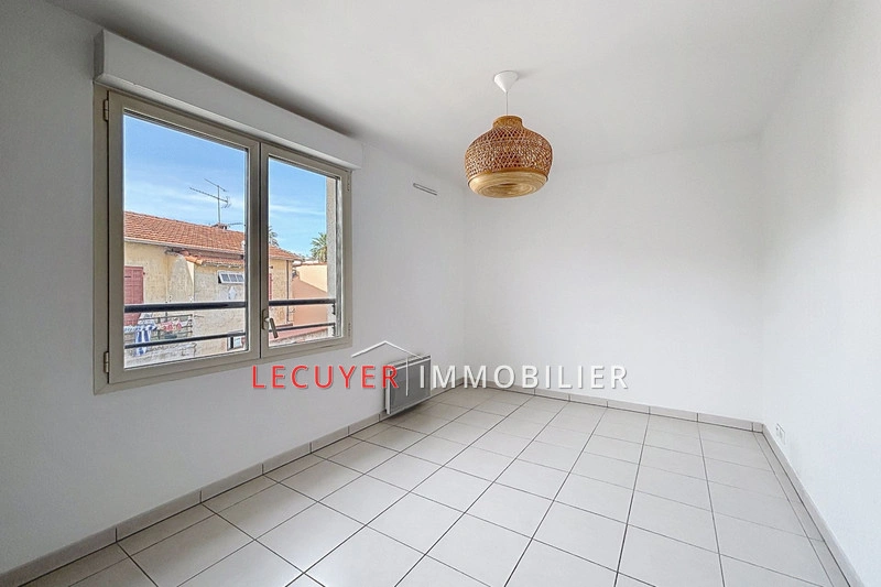 2 - apartment for sale in golfe juan alpes-maritimes france