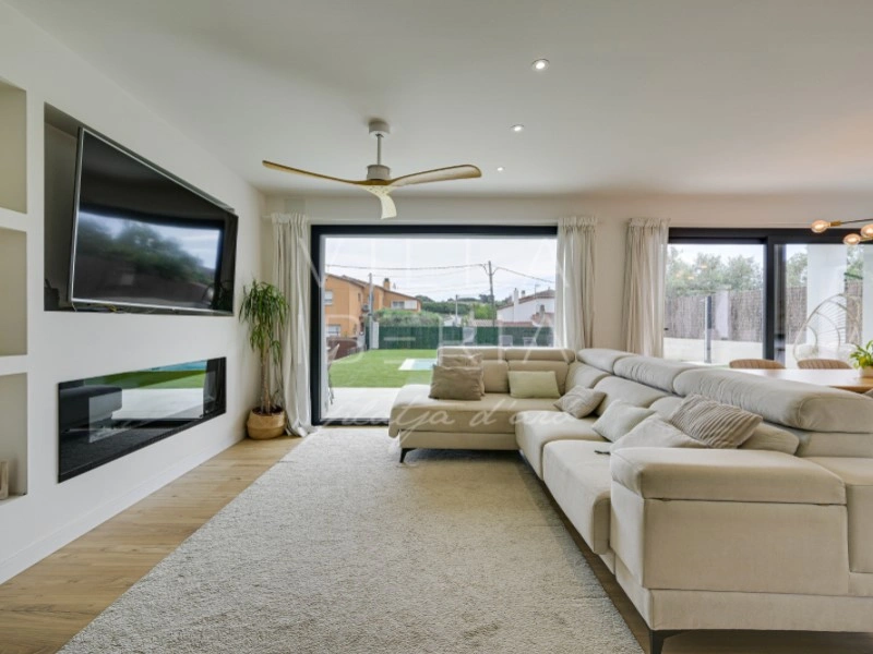 2 - house for sale in calonge catalonia spain