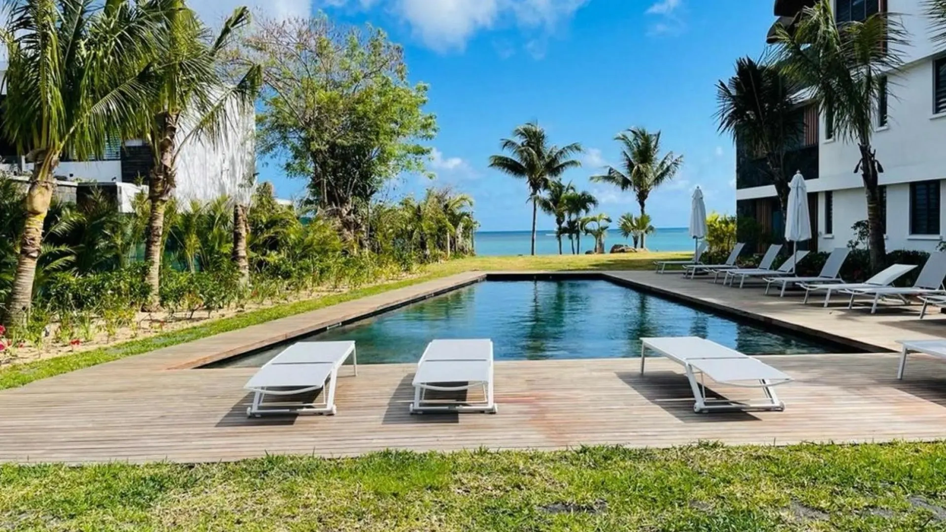 1 - waterfront apartment for sale in pereybere rivière du rempart mauritius