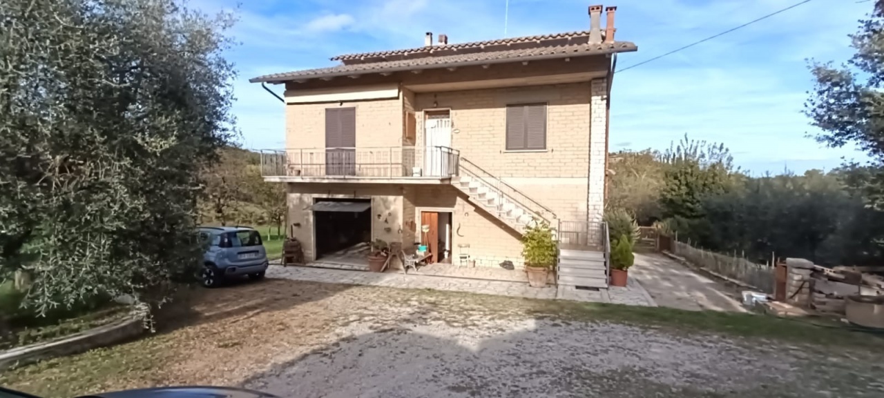 2 - estate for sale in torrita di siena tuscany italy