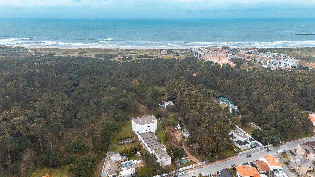 2 - venta edificio a pie de playa árvore región norte portugal