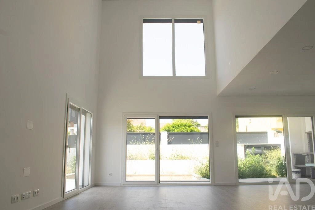 2 - house for sale in amora lisbon region portugal