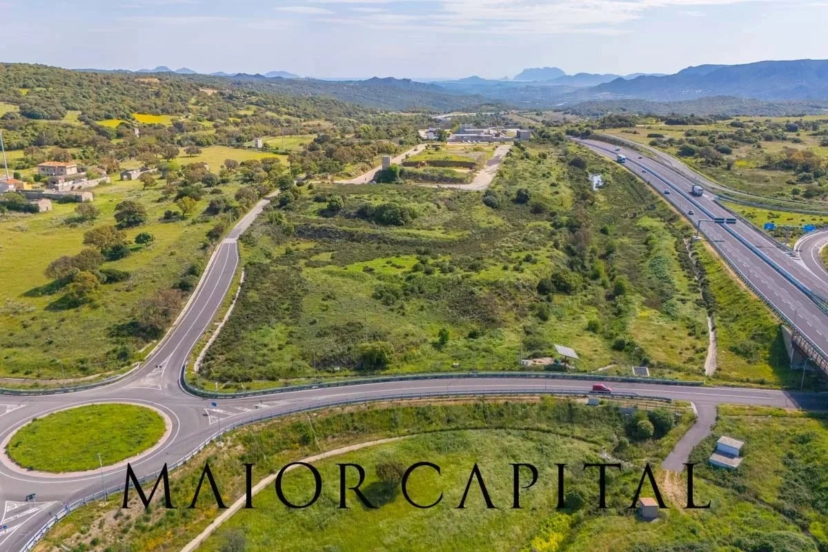 1 - venta terreno monti cerdeña italia