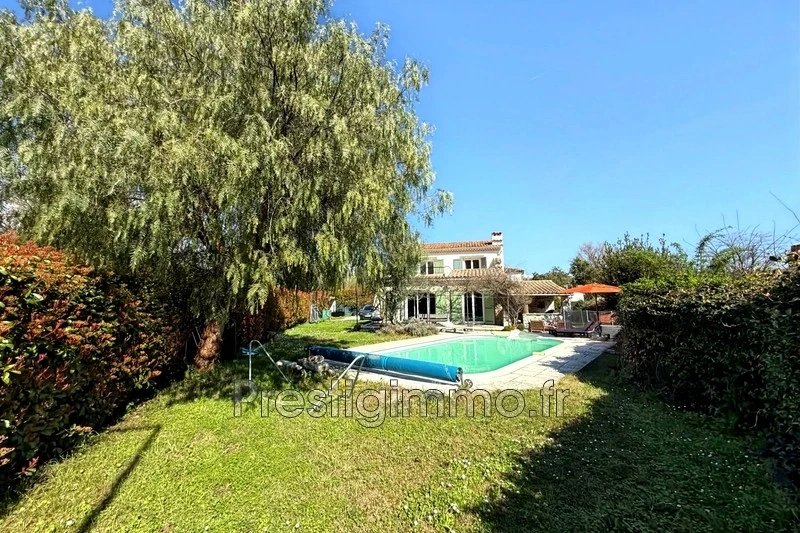 Casa con piscina