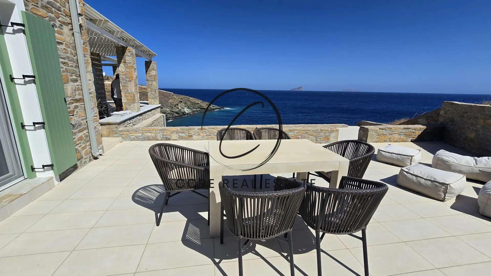 1 - vente maison pieds dans l'eau kýthnos egée méridionale grèce