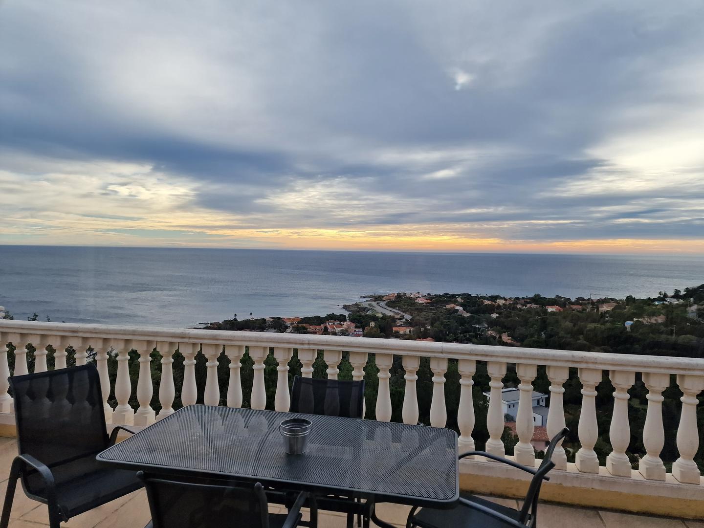 2 - vente propriété vue mer roquebrune-sur-argens var france
