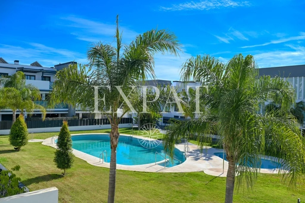 2 - venta apartamento a pie de playa caleta de velez andalucía españa