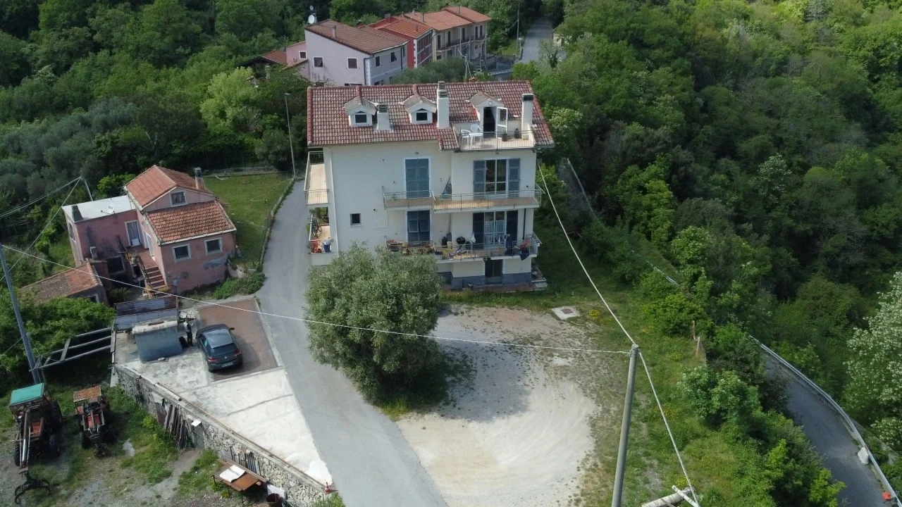 2 - venda apartamento vezzi portio liguria itália