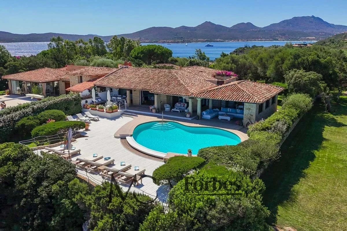 2 - venta villa vista al mar porto rotondo cerdeña italia
