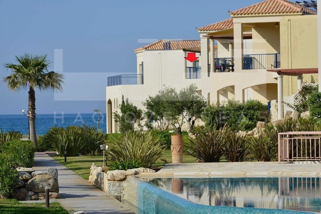 1 - waterfront apartment for sale in pýrgos psilonérou crete greece