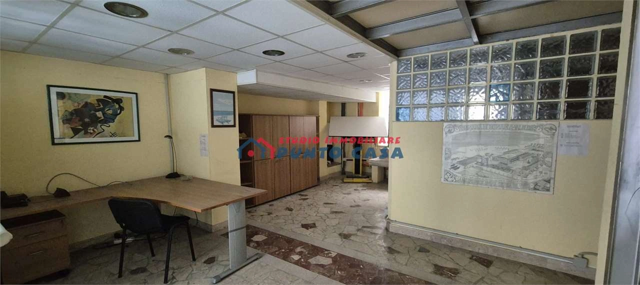 Commerce de 80 m²