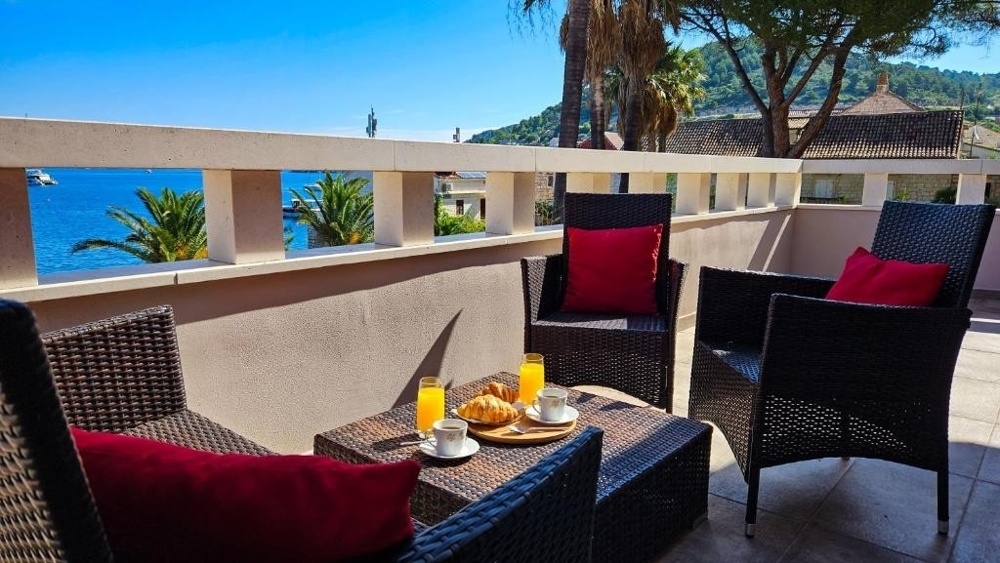 2 - vendita casa vista mare vis spalatino-dalmata croazia