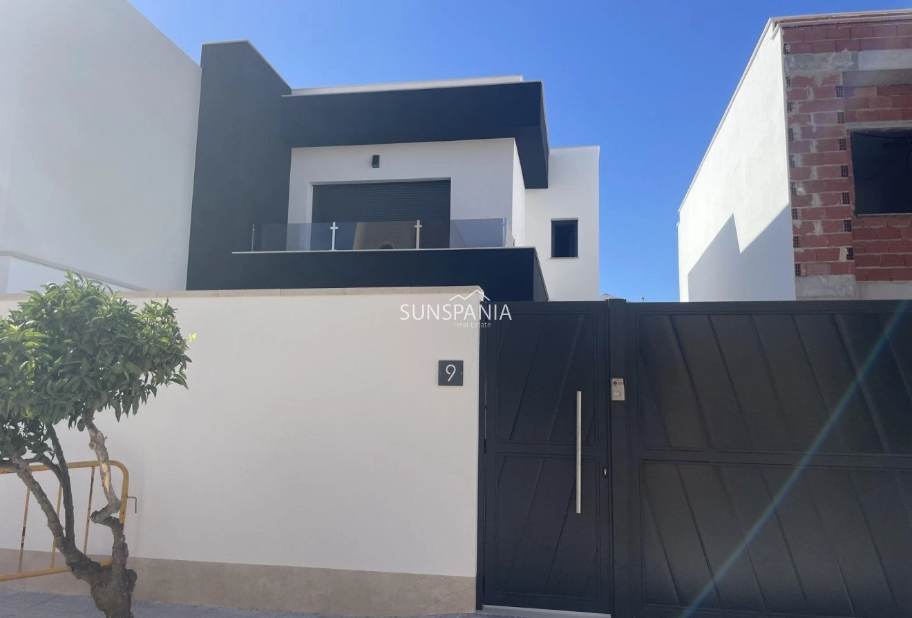 2 - verkoop huis almoradi valencian community spanje