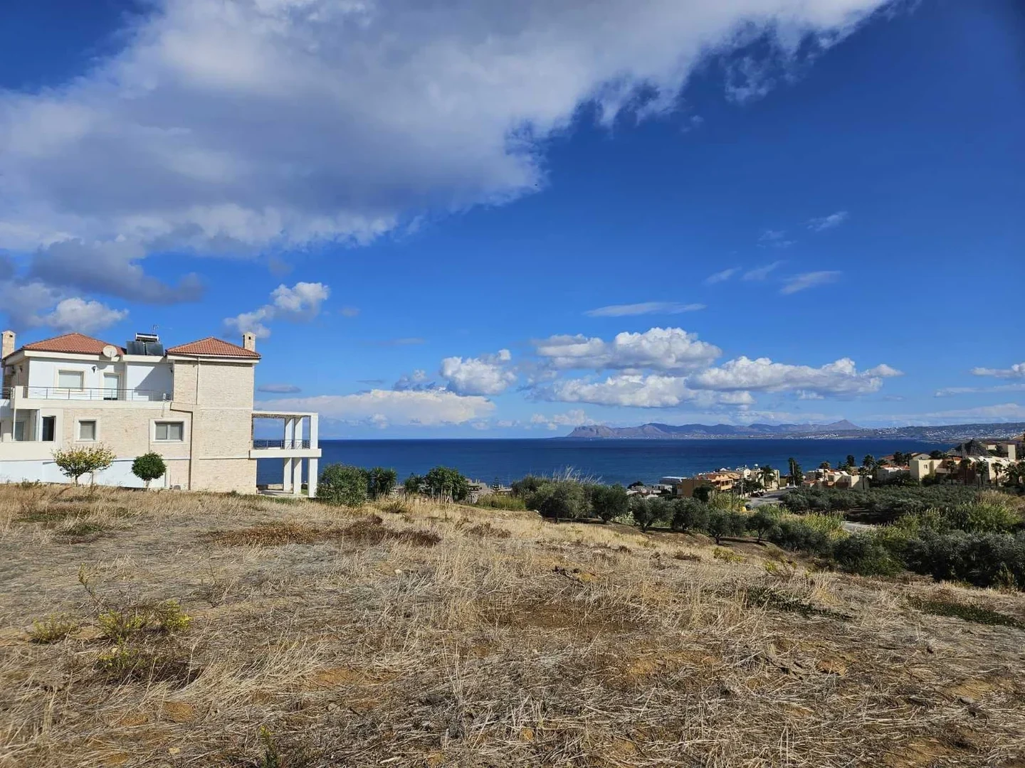2 - vente terrain vue mer agía marína crète grèce