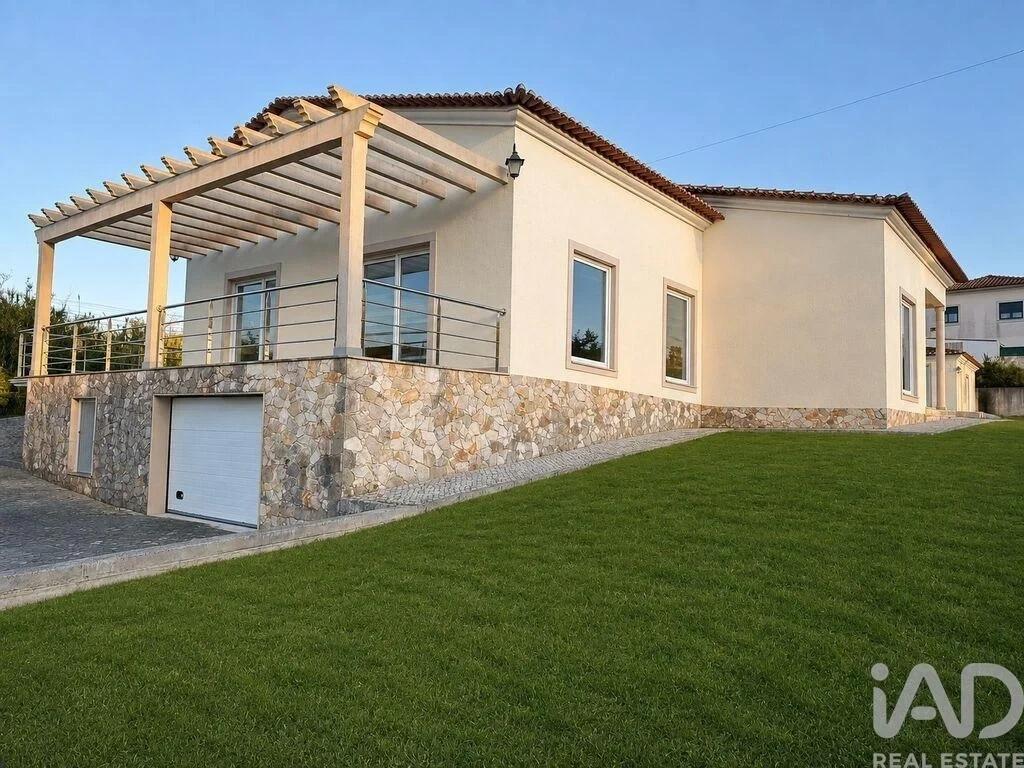 1 - villa for sale in valado dos frades centro region portugal