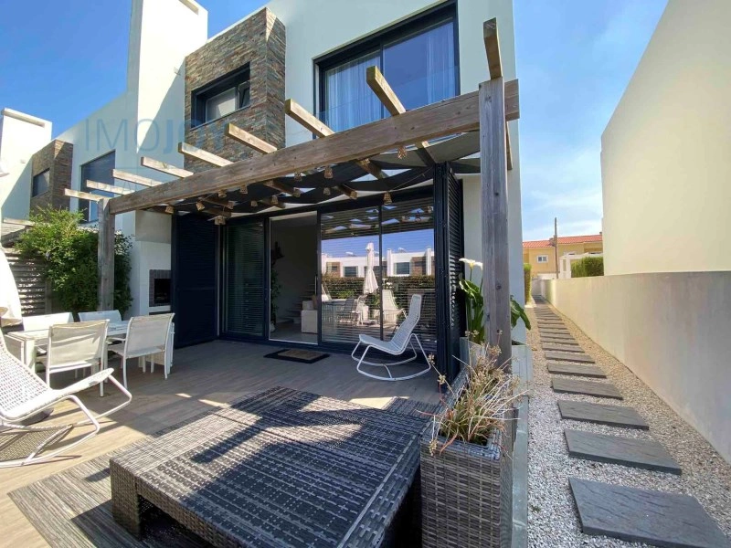 2 - house for sale in torres vedras centro region portugal