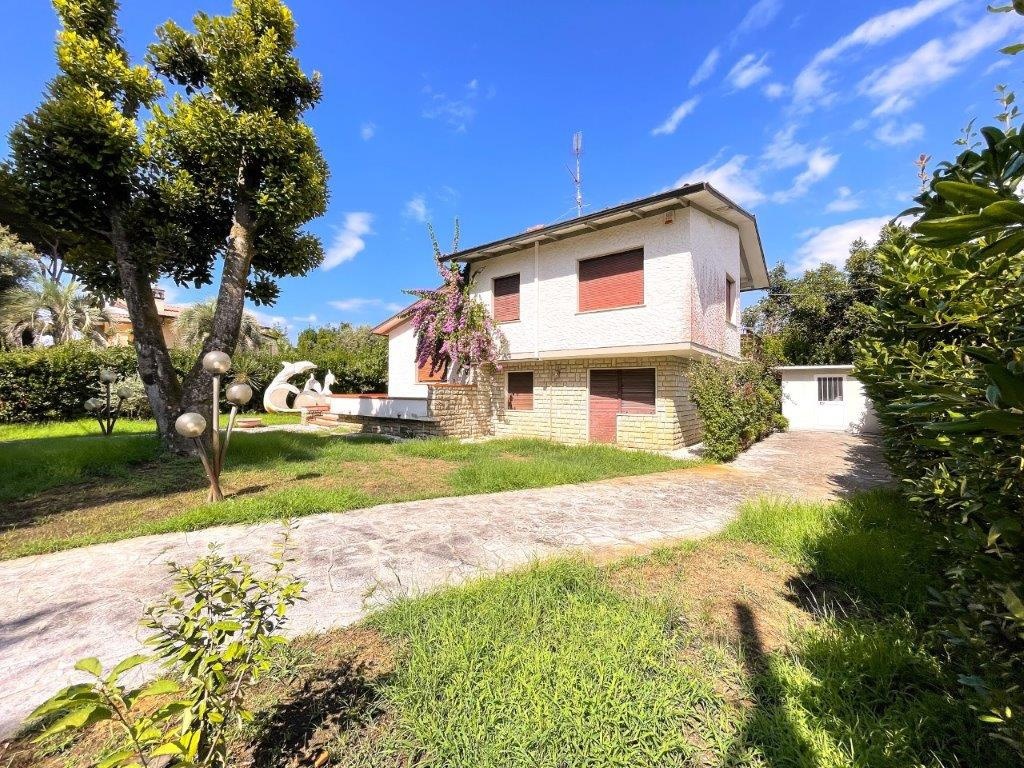 1 - verkoop villa pietrasanta tuscany italië
