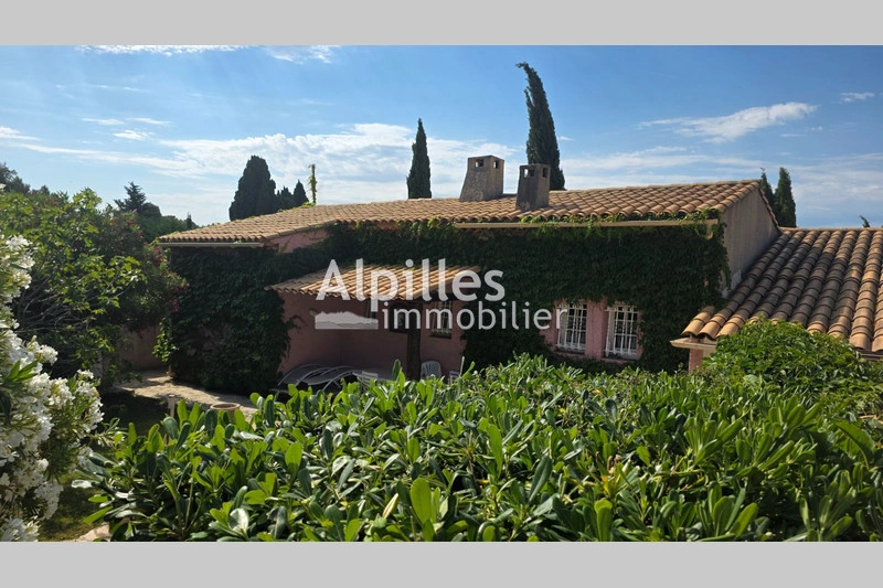 1 - house for sale in aureille bouches-du-rhône france