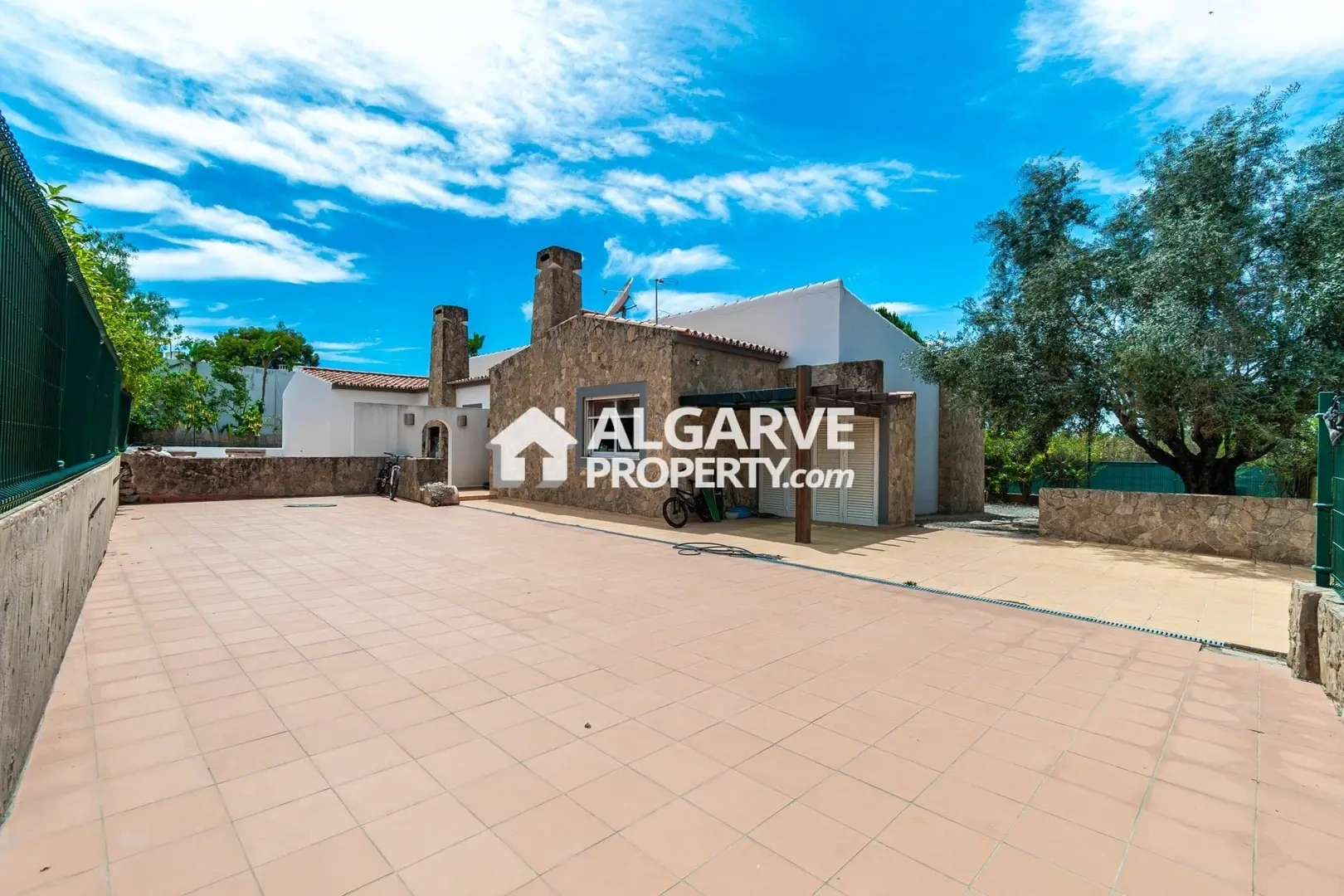 1 - house for sale in vilamoura algarve portugal