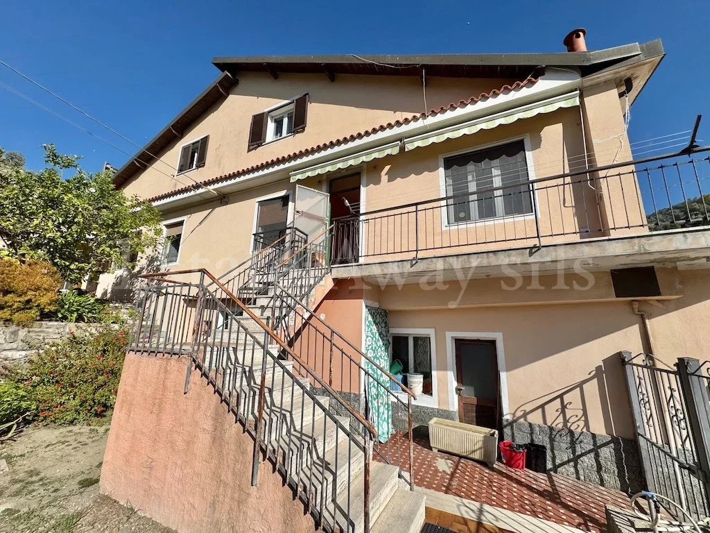 2 - verkoop huis vallecrosia liguria italië