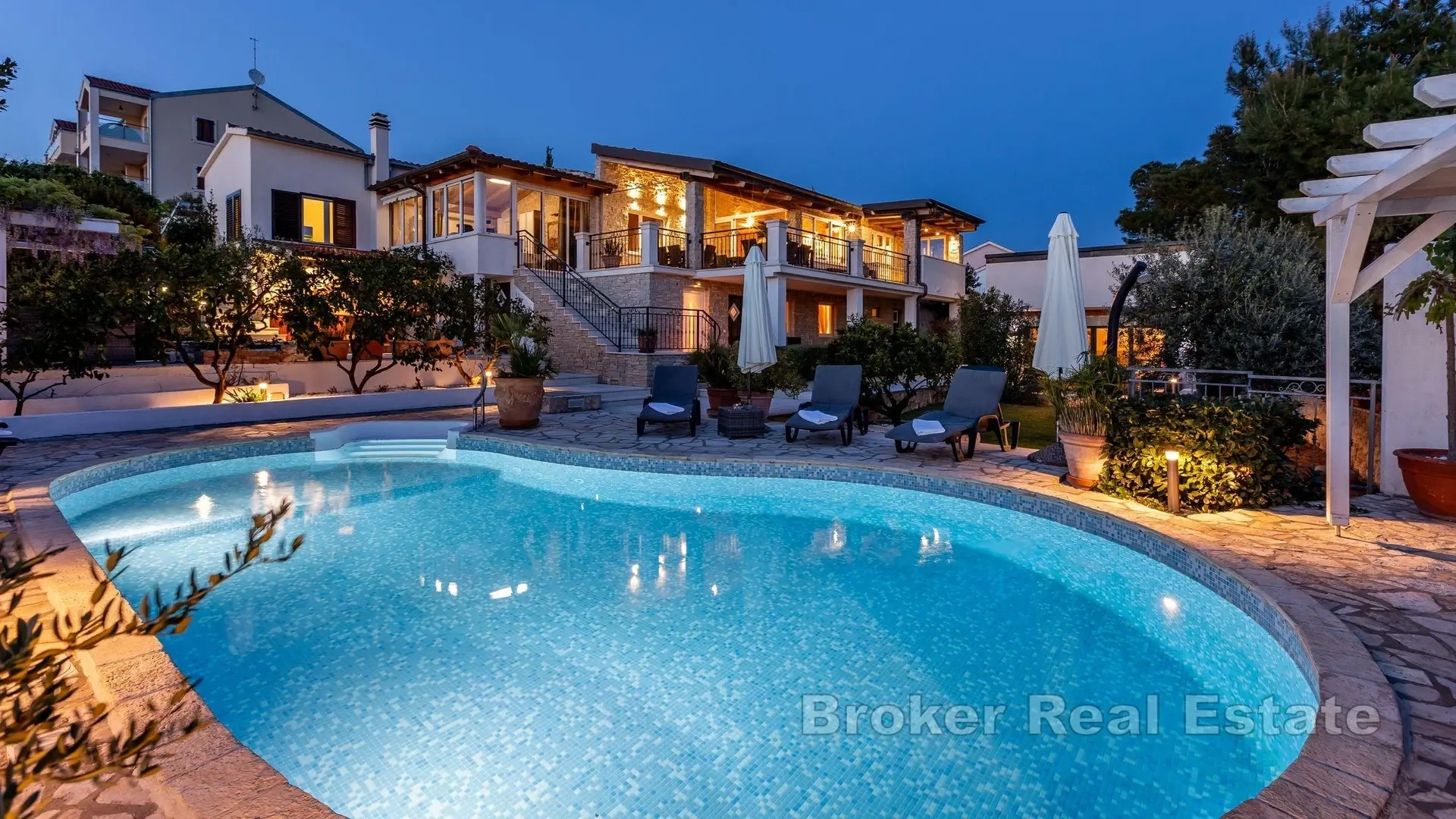 2 - venta casa vista al mar rogoznica šibenik-knin croacia