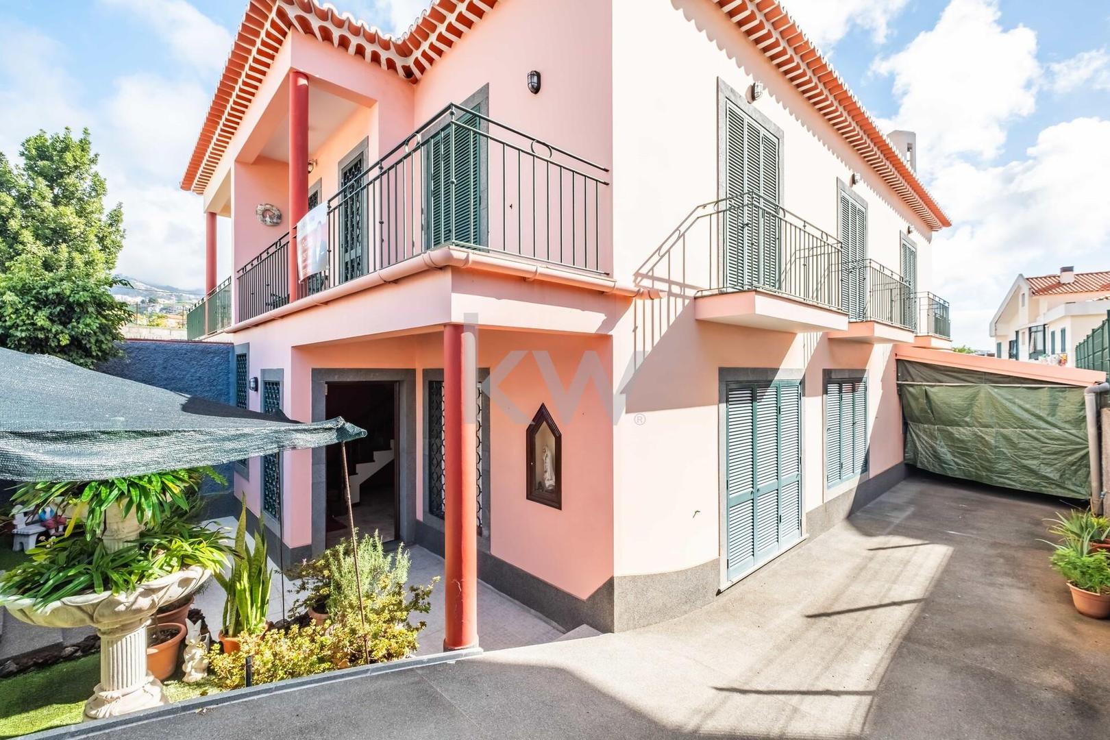 1 - house for sale in câmara de lobos madeira portugal