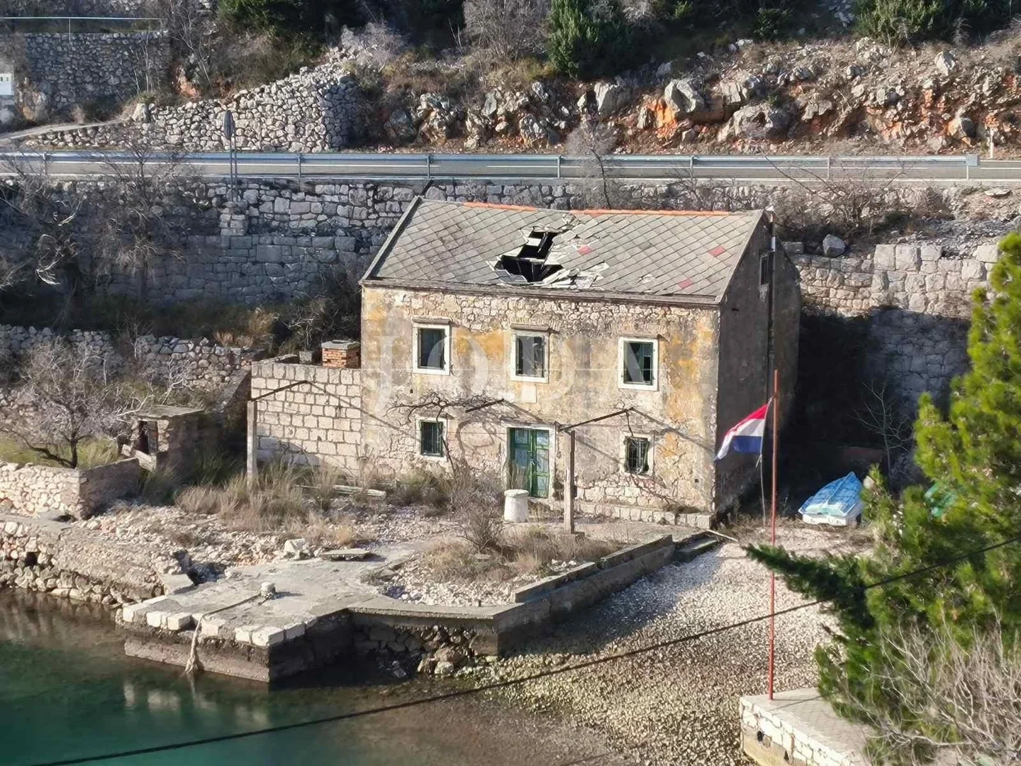 2 - vendita casa fronte mare starigrad regione zaratina croazia