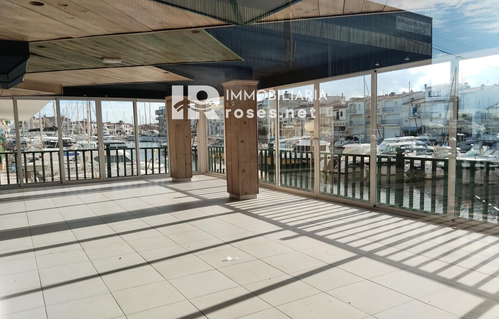 1 - venta comercio a pie de playa empuriabrava - costa brava cataluña españa