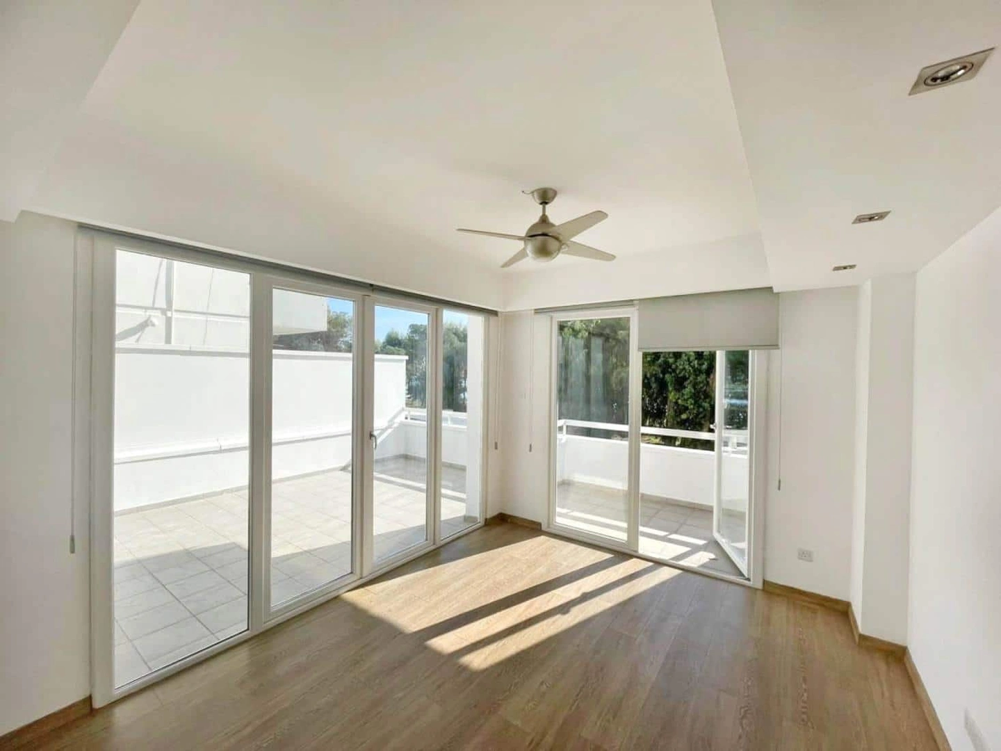 1 - venta apartamento frente al mar yermasoyia limassol chipre