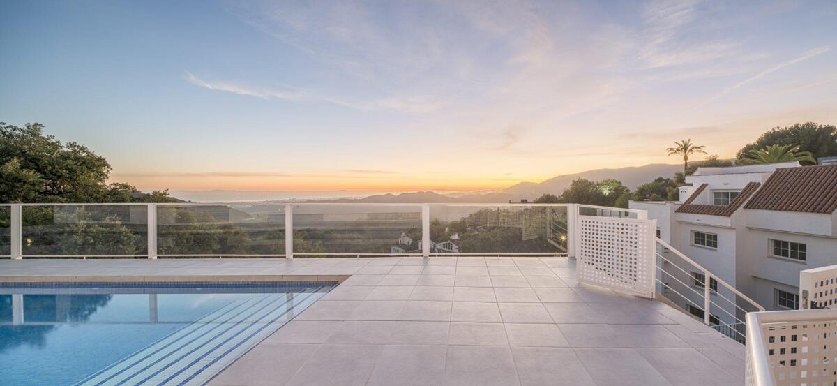 1 - sea view apartment for sale in istan andalusia spain