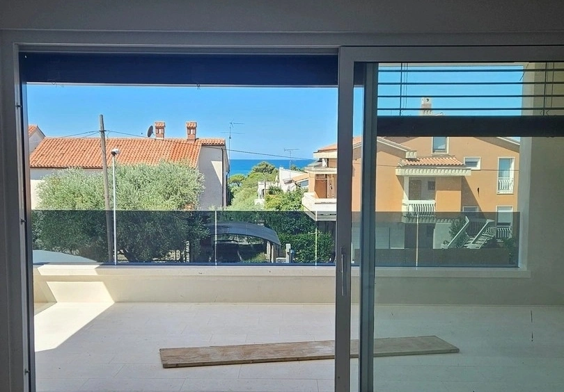 2 - продажа квартира ноги в воде umag истрия хорватия