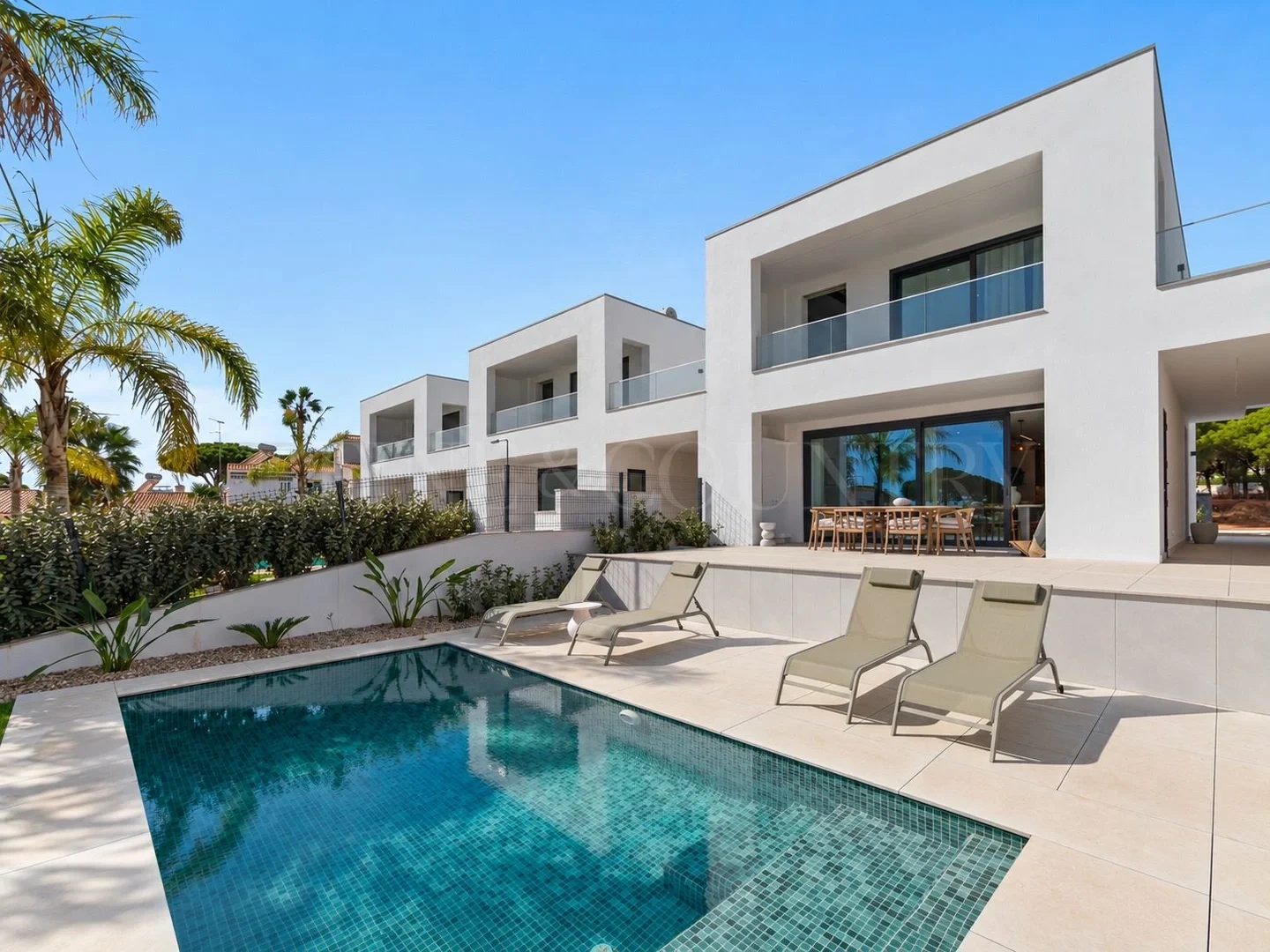 1 - villa for sale in quarteira algarve portugal