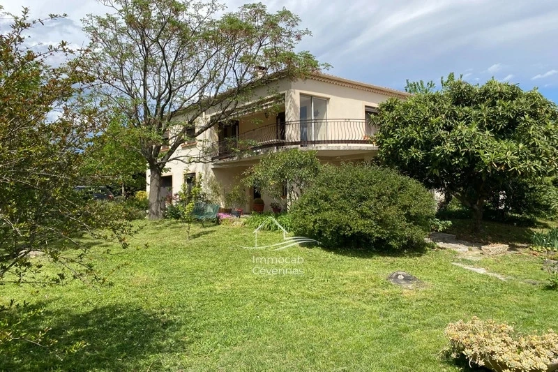 Casa con terraza