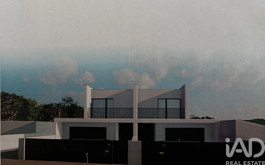 2 - house for sale in perelhal north region portugal