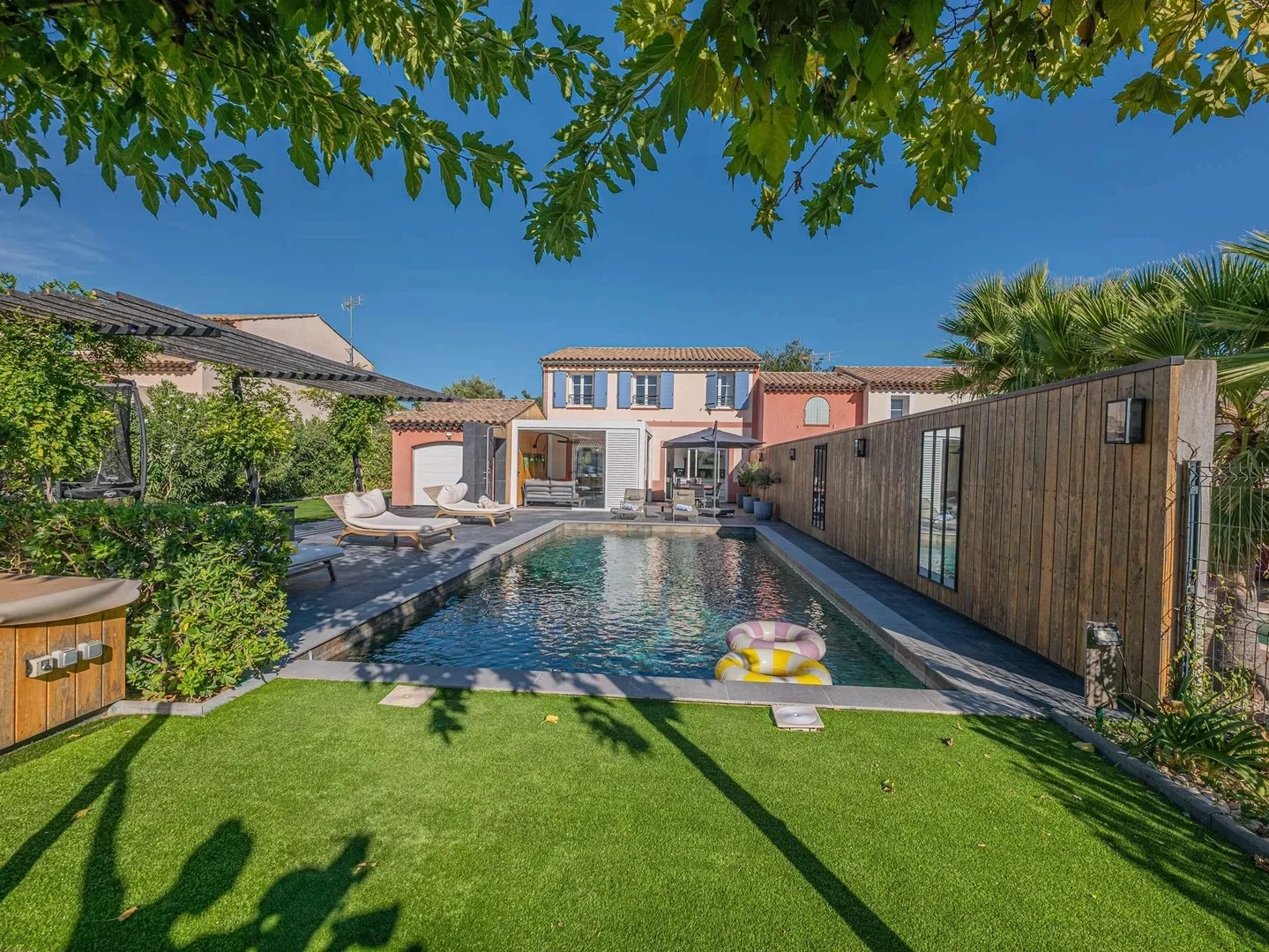 1 - location vacances villa grimaud var france
