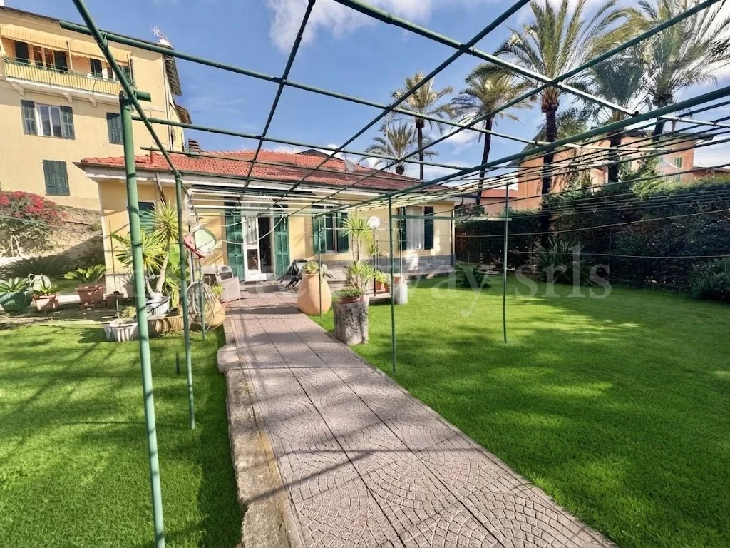 2 - vente villa plage à pied bordighera ligurie italie