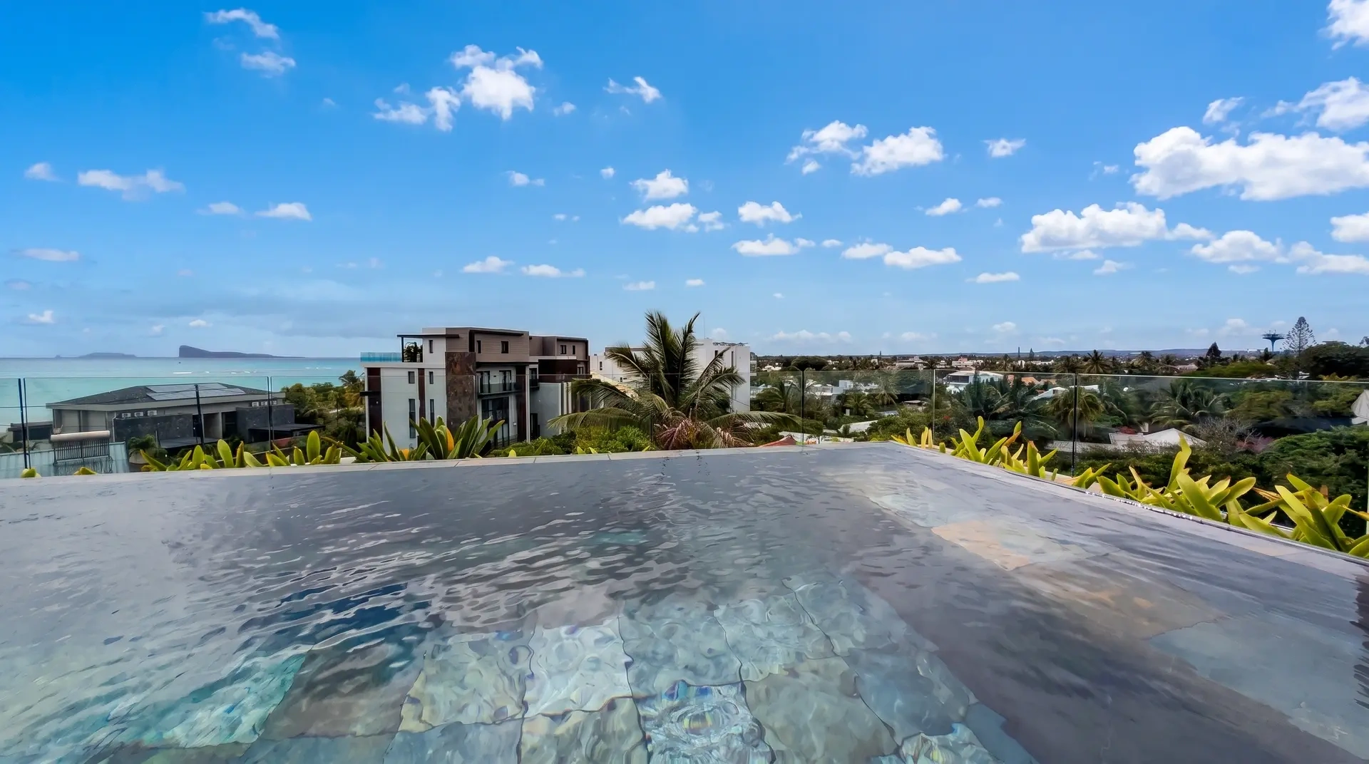 1 - продажа квартира ноги в воде grand baie ривьер-дю-рампар маврикий