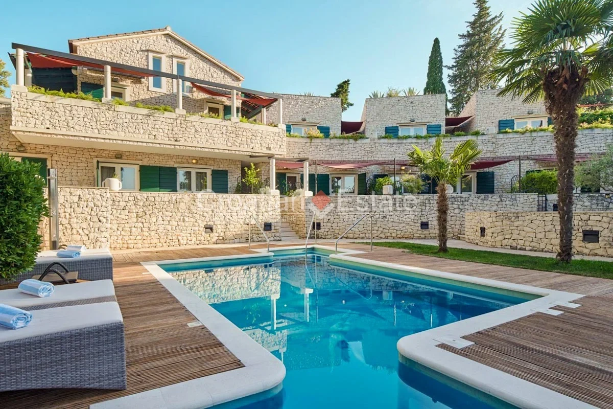 1 - vendita casa fronte mare brač spalatino-dalmata croazia