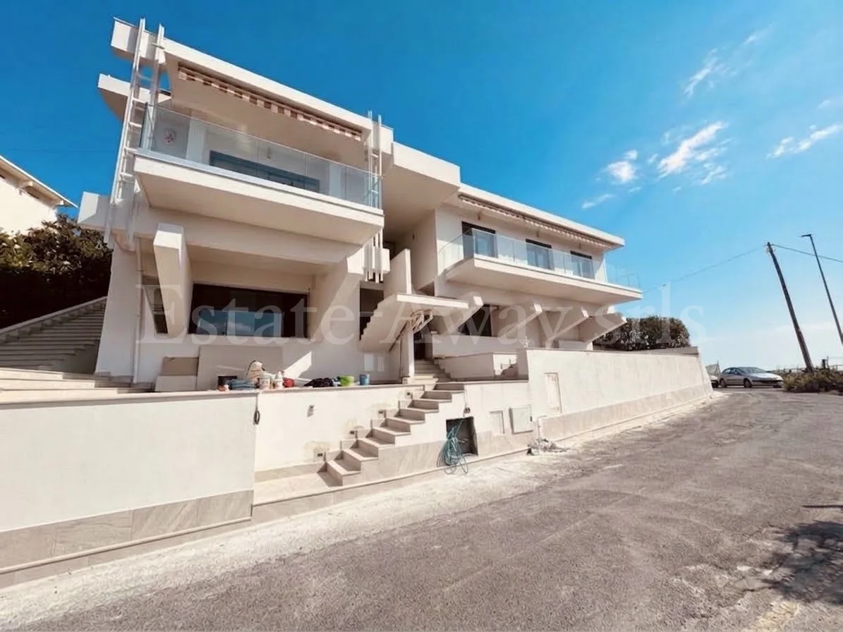 2 - sea view villa for sale in vallecrosia liguria italy