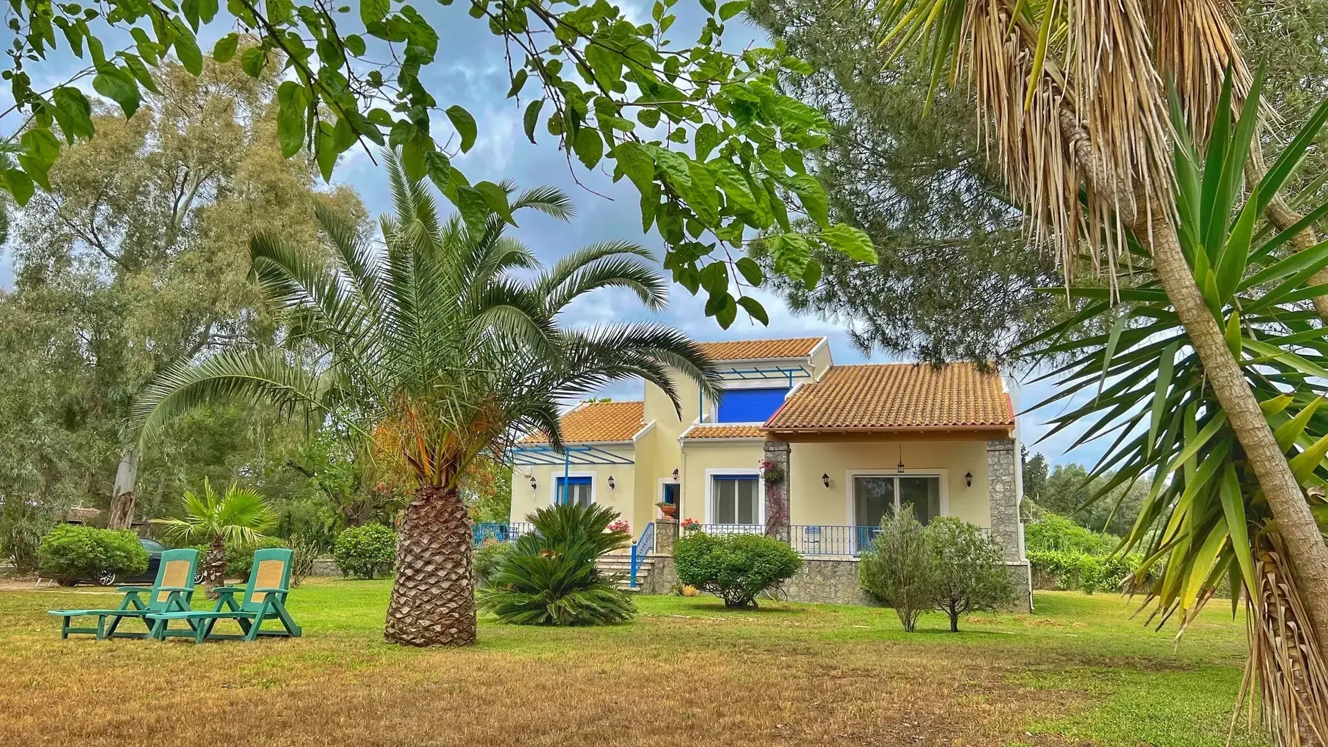2 - waterfront house for sale in lefkímmi ionian islands greece