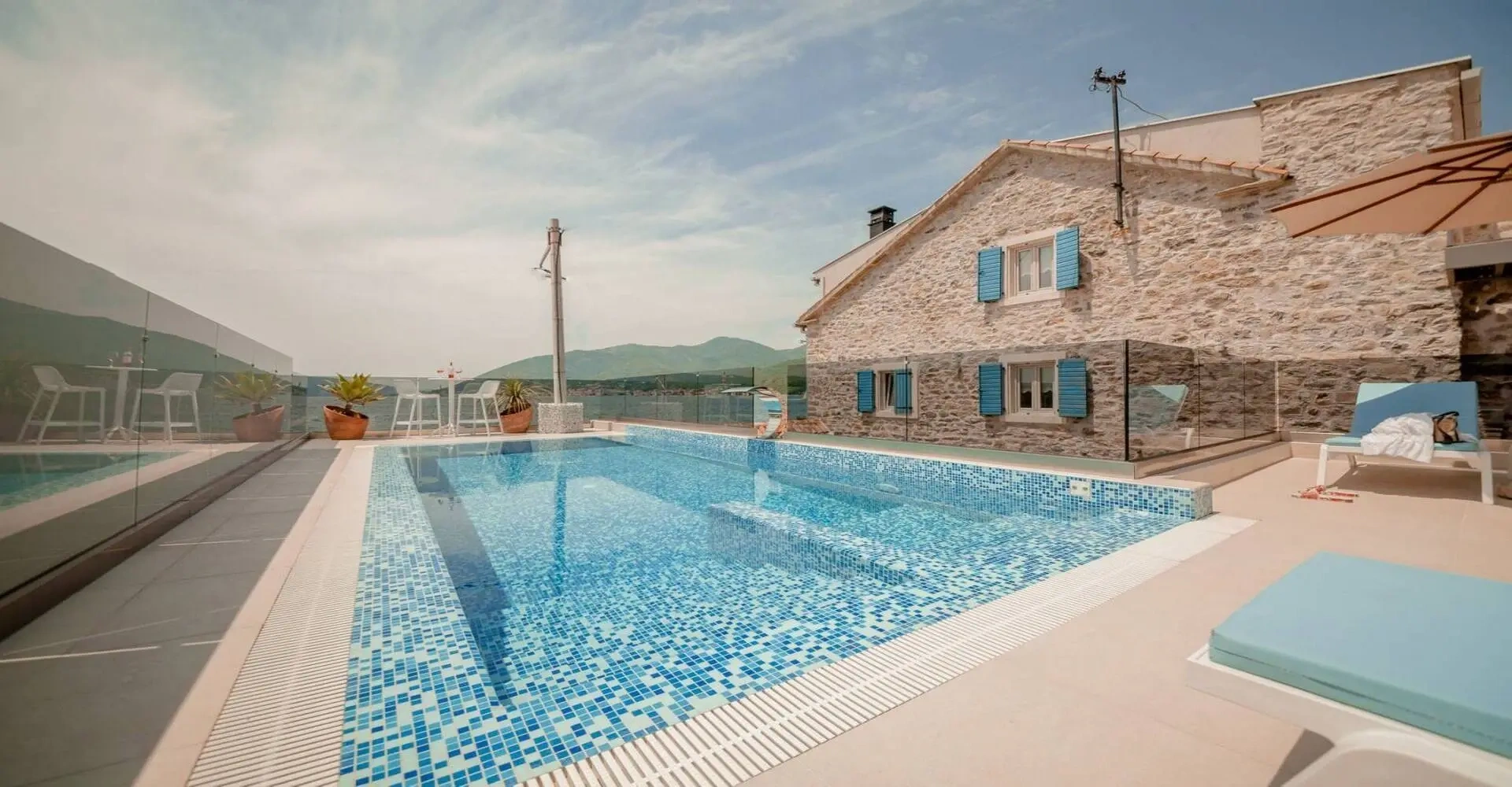 1 - verkauf haus direkt am wasser tivat tivat montenegro