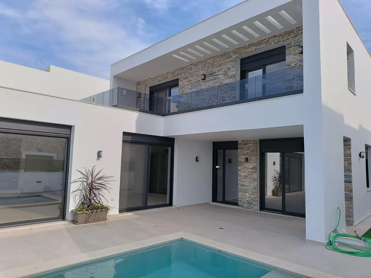 Casa fronte mare con piscina