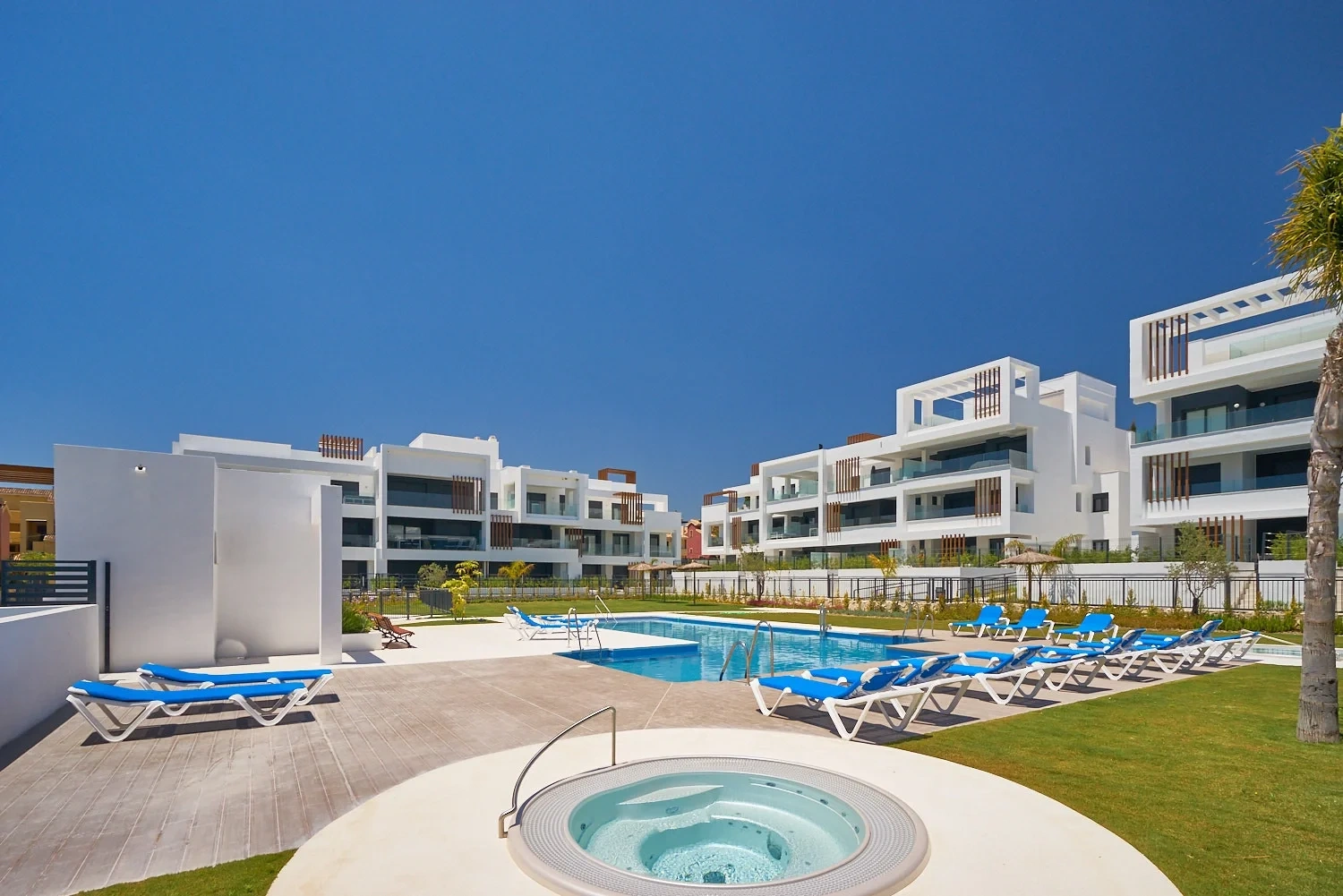 2 - verkoop appartement strand to voet estepona - costa del sol andalusië spanje